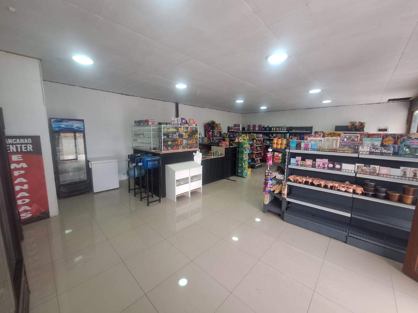 SUPERMERCADO CENTRO DE CABAÑAS PISCINA